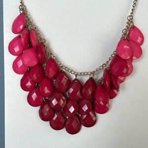Costume fashion jewelry, 3 tiered necklace, pink teardrop beads. Approx 10.5”
